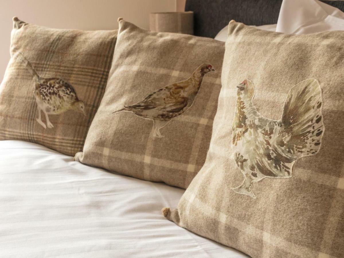 The Gordon Arms Hotel West Linton Extérieur photo
