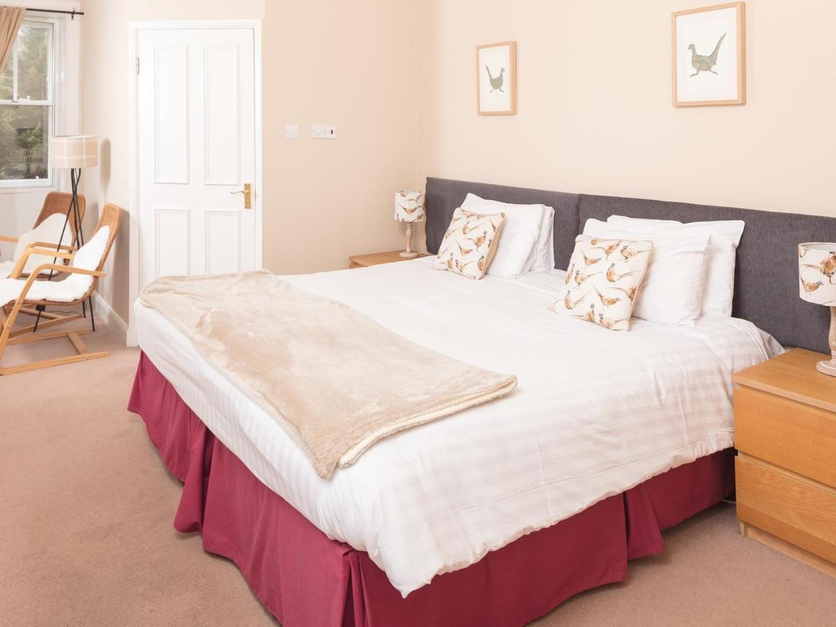 The Gordon Arms Hotel West Linton Extérieur photo